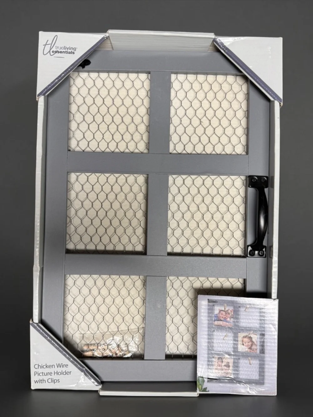 NOT FOR SALE - Chicken Wire Picture Holder w Clips Farmhouse Wall Decor NEW